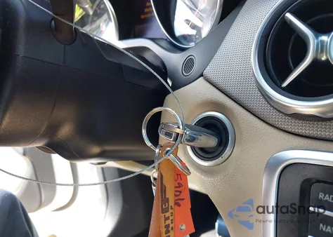 2020 Mercedes-Benz Gla 250 z USA, uszkodzony, nr VIN W1NTG4EB3LU040623